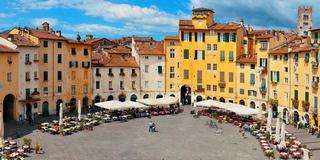 Lucca - Piazza dell' Anfiteatro