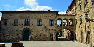 Lunigiana - Filetto- Piazza della Chiesa