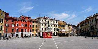 Sarzana - Centro storico - Piazza Matteotti